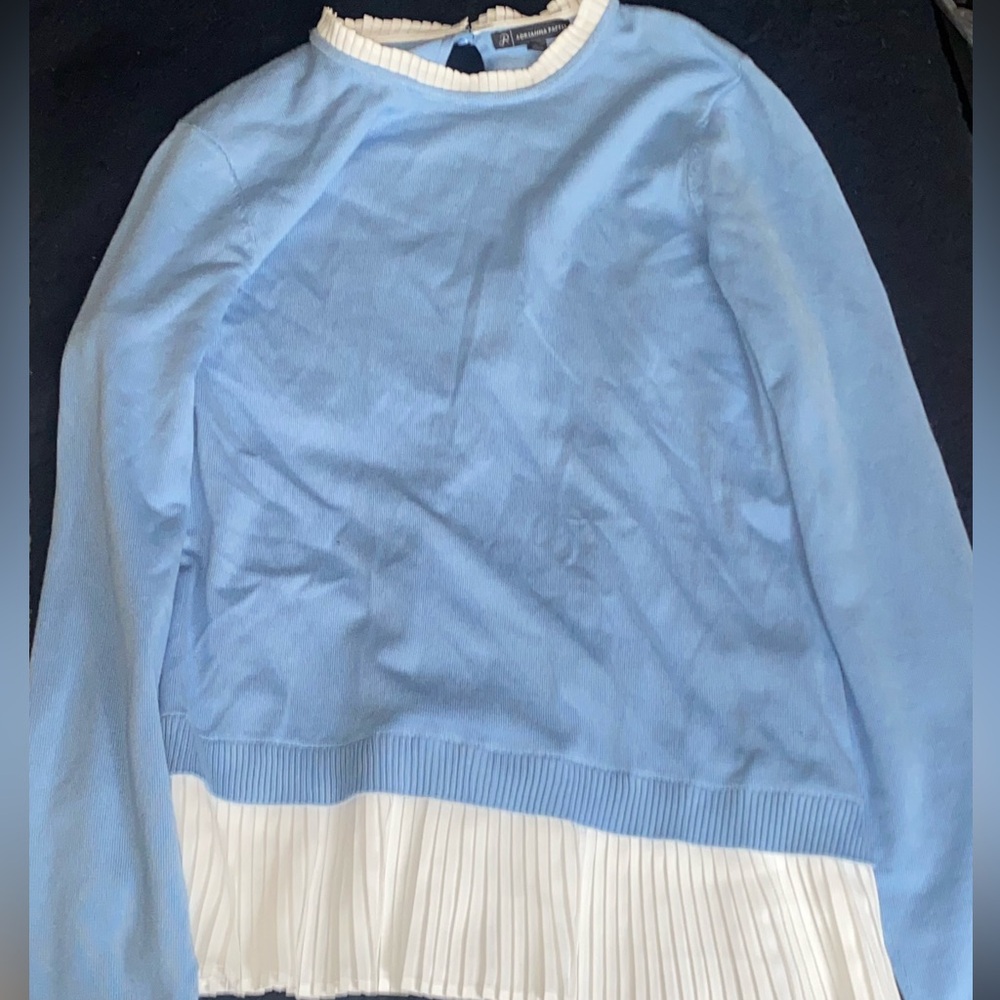 A long sleeve shirt